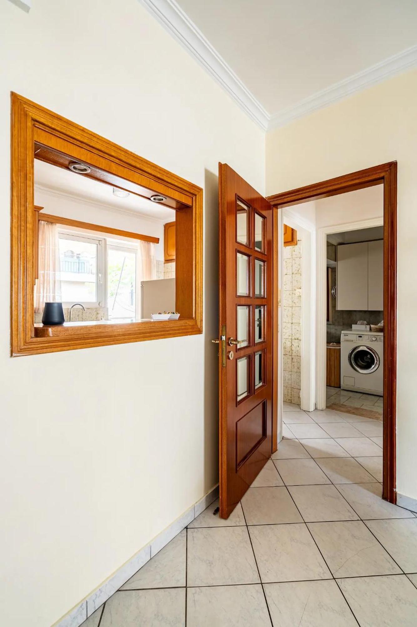 Live Like An Athenian! Apartment